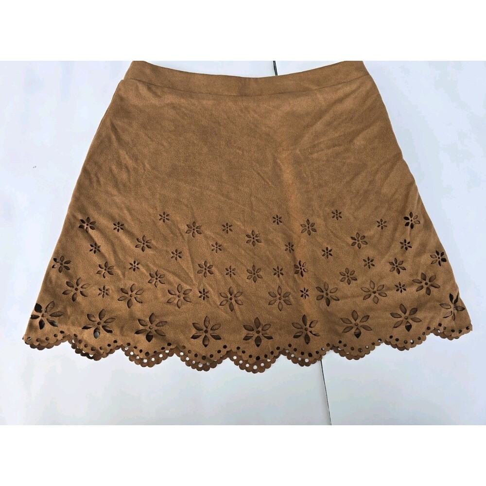Forever 21 Women's Camel Faux Suede Laser Cut Floral Mini Skirt Size Small Pre-O